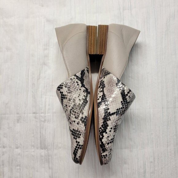 Clarks Pure Tone Woman's size 9 Cushion Plus Gray Snake Python Slip-on-Loafer - Picture 2 of 9